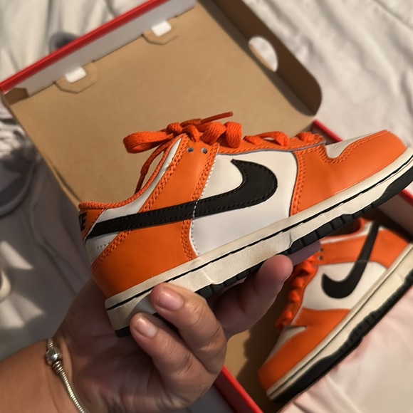 Kid Dunks Halloween - Picture 2 of 9